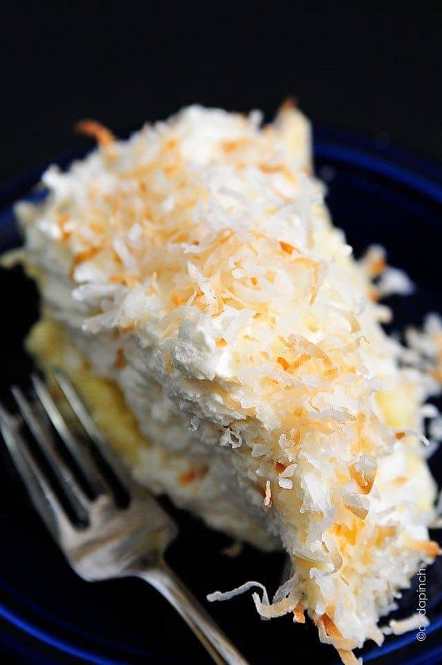 Decadent Coconut Cream Pie: Rich Custard & Toasted Flavor